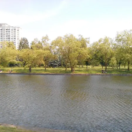 On Sevastopolsky Park Apartment *